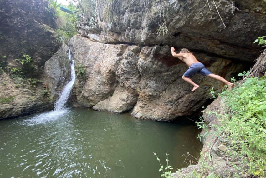 Impressive property with waterfall and creeks, 45 minutes away from Vilcabamba - Ecuador
