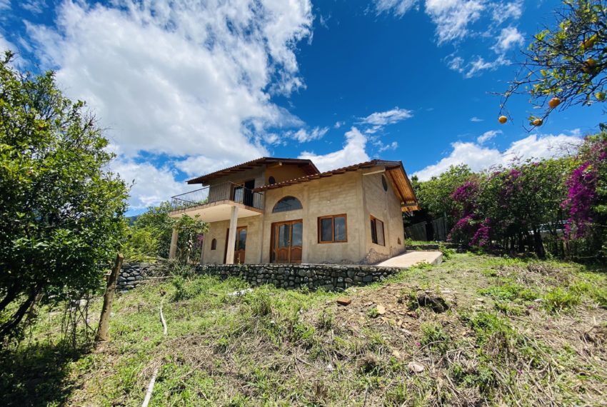 External view of a lovely adobe home in Vilcabamba - Ecuador