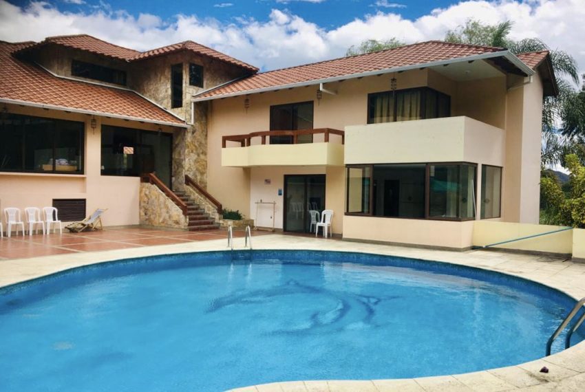 3195CC90-D38F-4D4C-B80C-5E5D5C0B629B