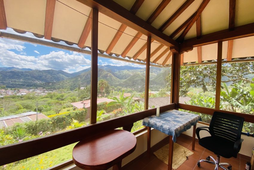 33966C8F-C984-4D0E-A709-63217377E599