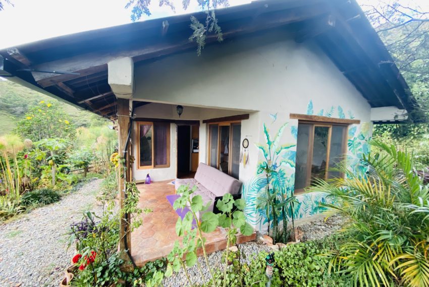 5CAF2D3E-6E3B-4D74-B12F-BBCFB4FF5F78