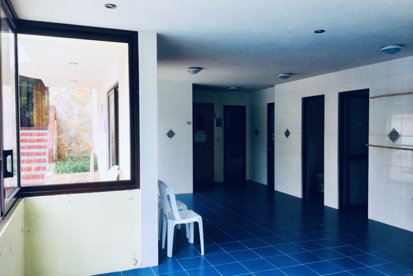 6648DA68-73C1-479B-8680-137A6F4AF81F