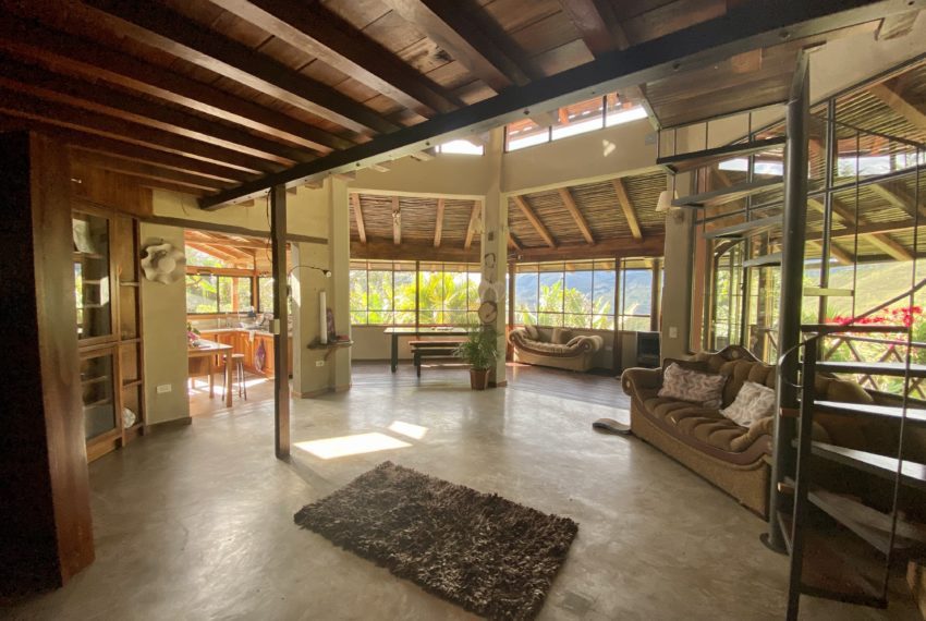 6A0279A6-EB8D-4DA4-926D-BB6ED252BAF9