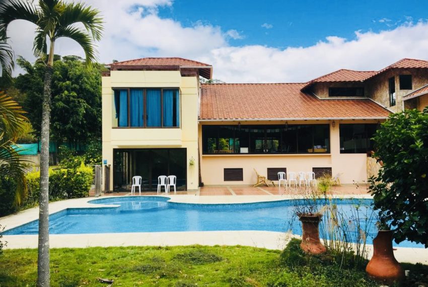 7F5C8076-9070-45EE-9CDF-52211183C21C