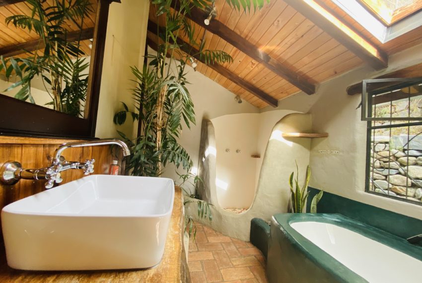 9BBC44AE-68D9-450D-9EE6-EE4246F90B81