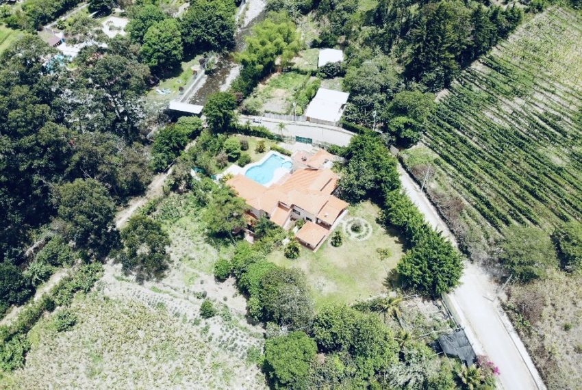 A4CE4234-F6FF-4BF7-AA0A-8A2D1395E9F2