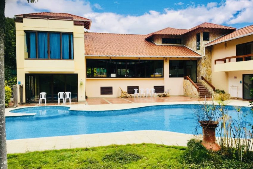 AFFB4E24-E1D8-4835-A975-2A0BF8BA48F6