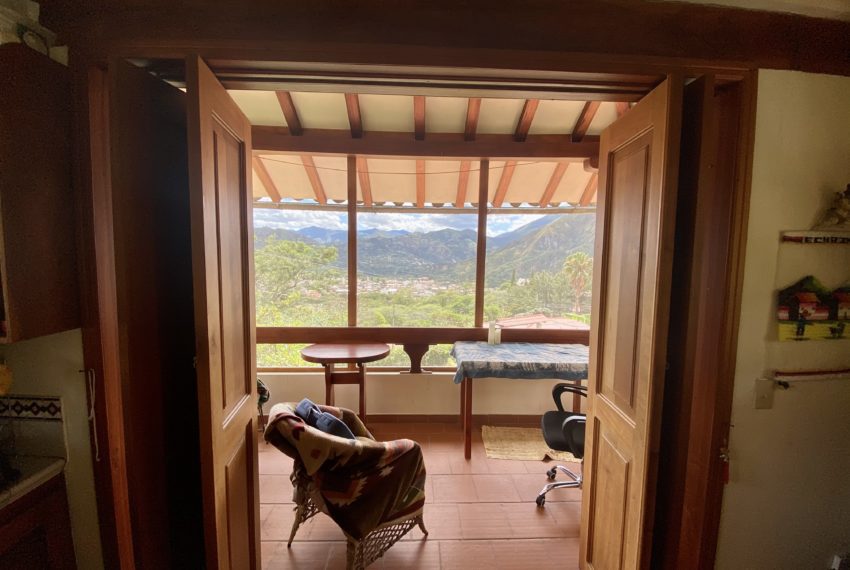 DE35FCA4-75CD-4B44-9658-97BFB6E84832