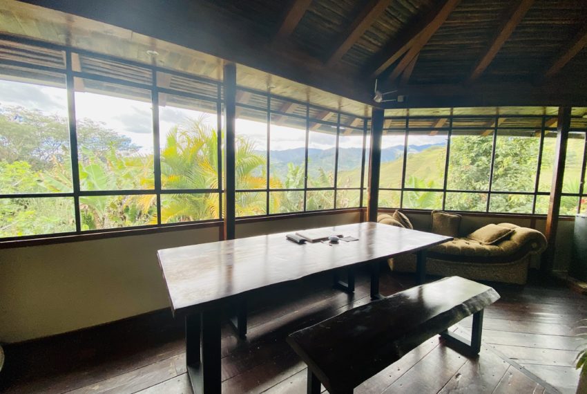 E5CF811C-9CB4-4B0E-B028-6D97FFA4FC37