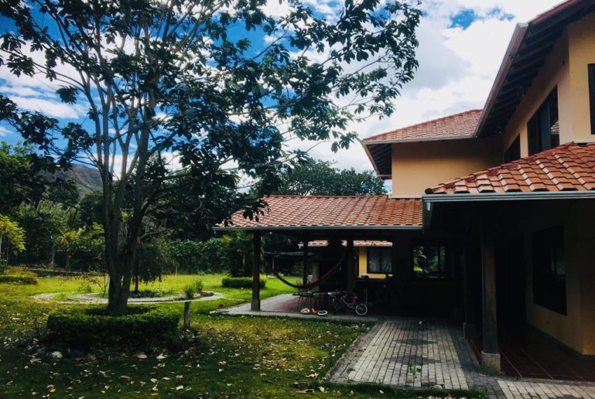 EA8AFE5C-0A57-405E-B73A-7F1E83EC311A