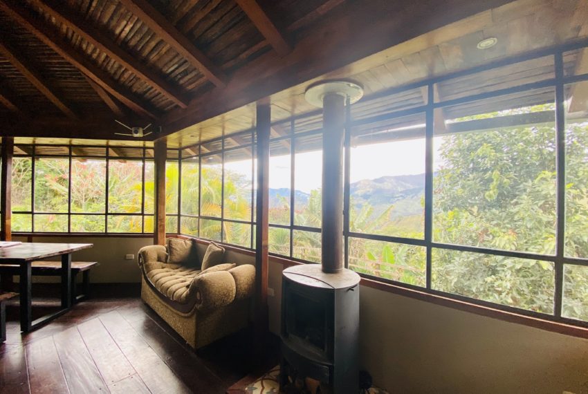 F3A86E19-4D94-43A7-8E45-2AE74B814227