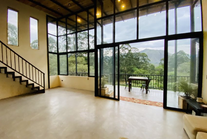 9B47E46D-79DF-433B-9B29-B2ECD17B48DA