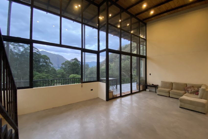 C0E728FB-AF7B-4811-8612-B24807EB1AA0