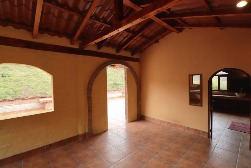 7F933A69-2440-4BB1-A7EB-A07554D0D39D