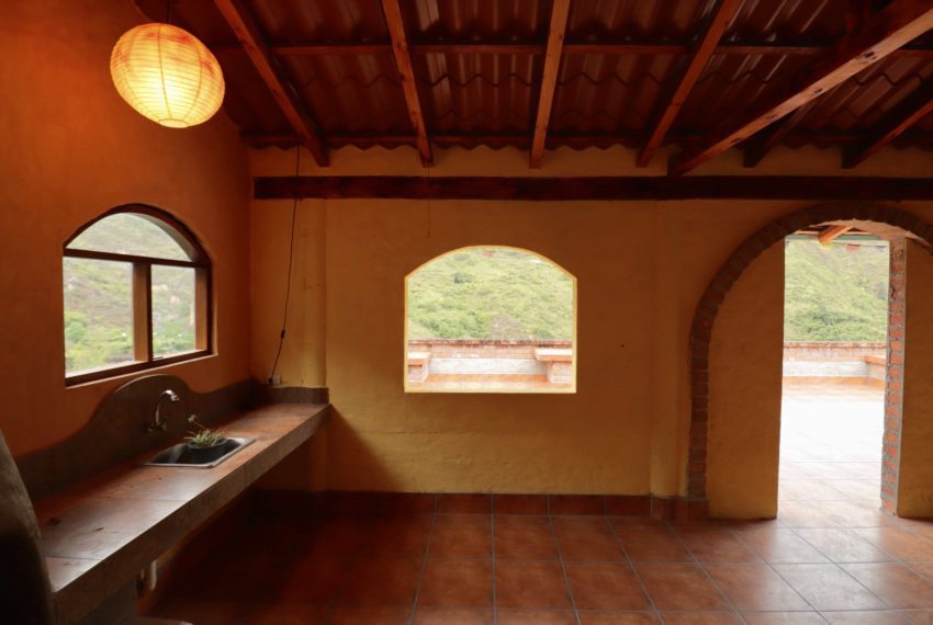 DF09A86D-3049-4CCB-B09F-EDEAF561BD2E