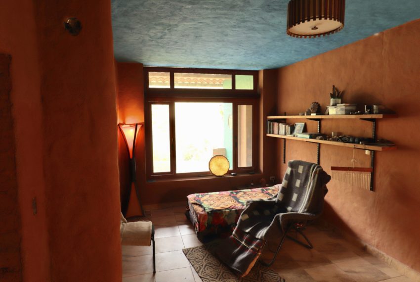 E04DD0E9-BBC9-4AF2-B563-1B6531763123