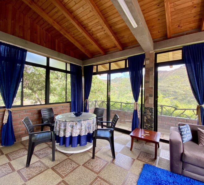 Modern, secure 1-bedroom Valley View apartment for rent in Vilcabamba