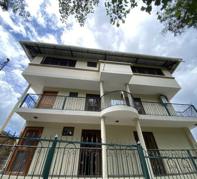 3-Room Apartment for Rent – $400 All-Inclusive, Walk to Central Park