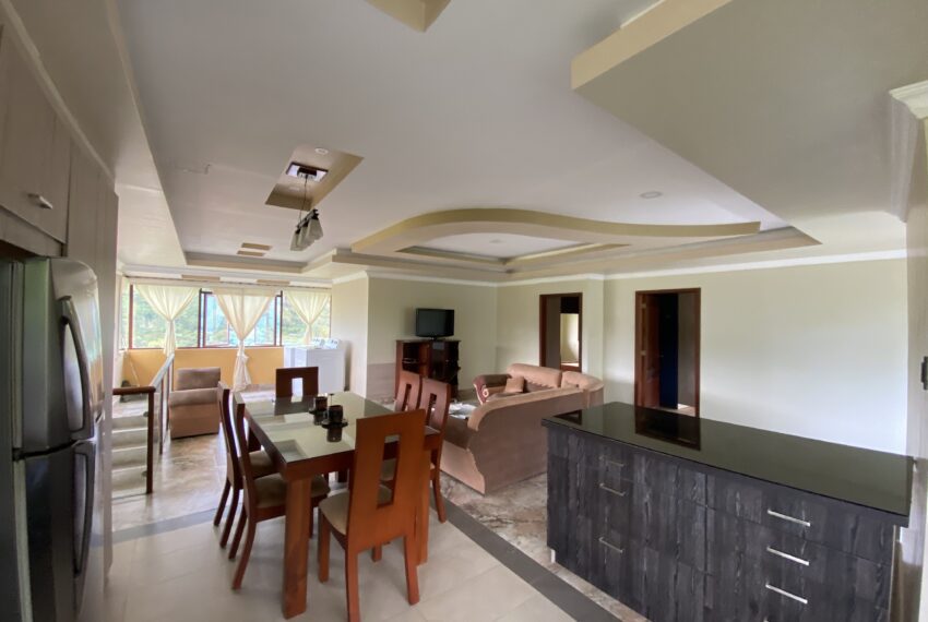 Furnished 2-bedroom penthouse in Vilcabamba with jacuzzi bathtub and Andes views